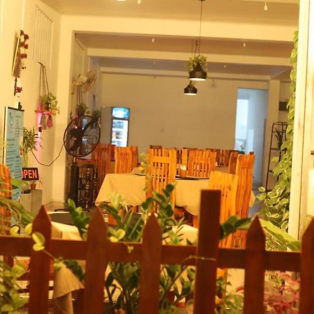 Royal Hub Hotel Kudapaduwa Exterior photo