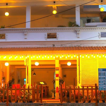 Royal Hub Hotel Kudapaduwa Exterior photo