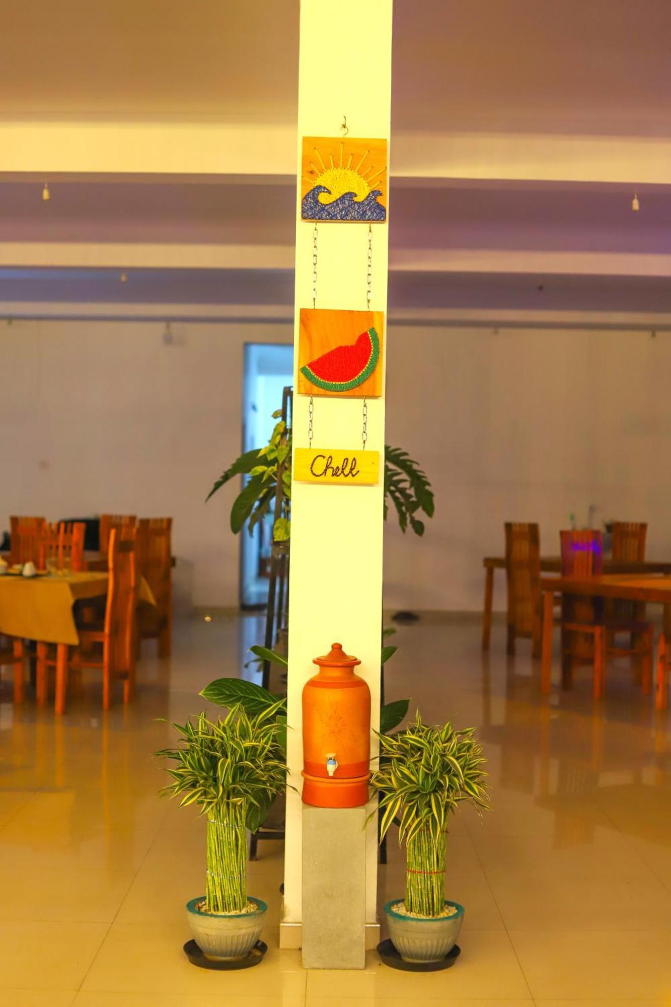 Royal Hub Hotel Kudapaduwa Exterior photo