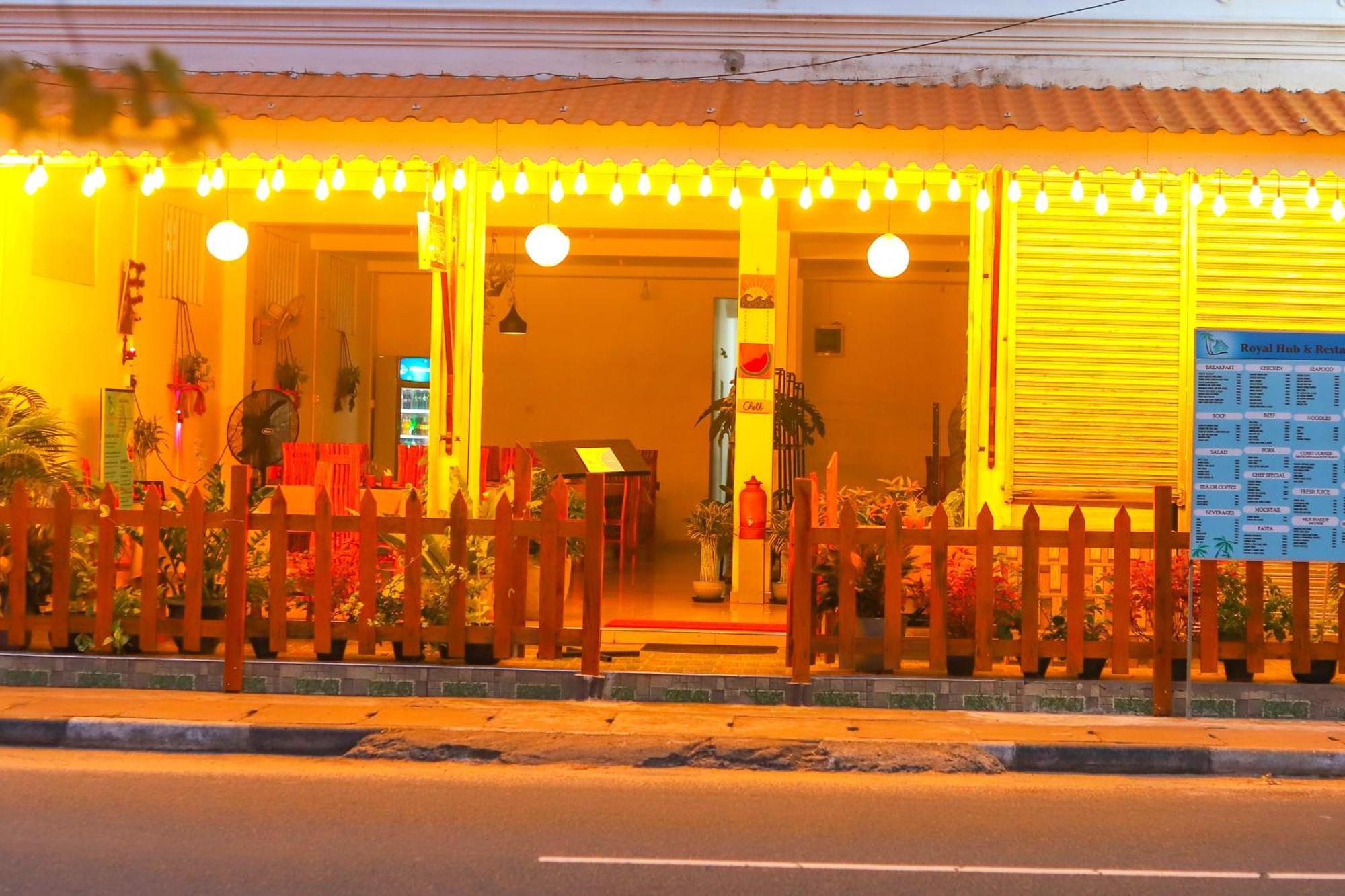 Royal Hub Hotel Kudapaduwa Exterior photo